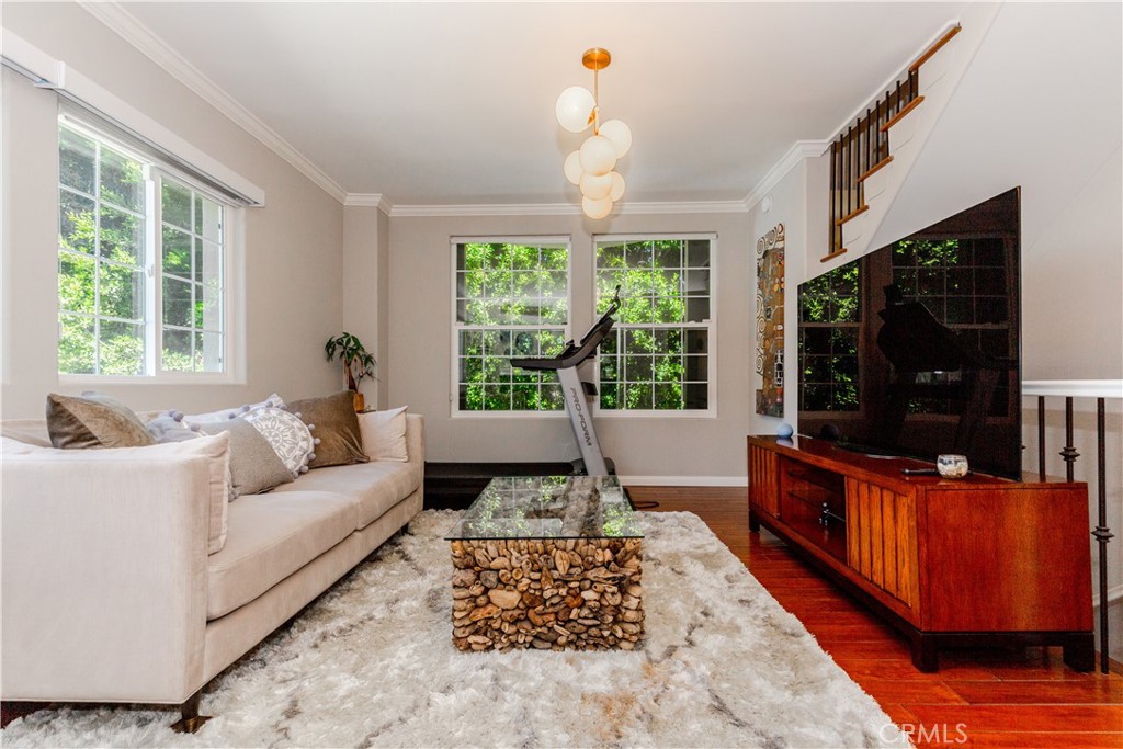 10929 Landale 4