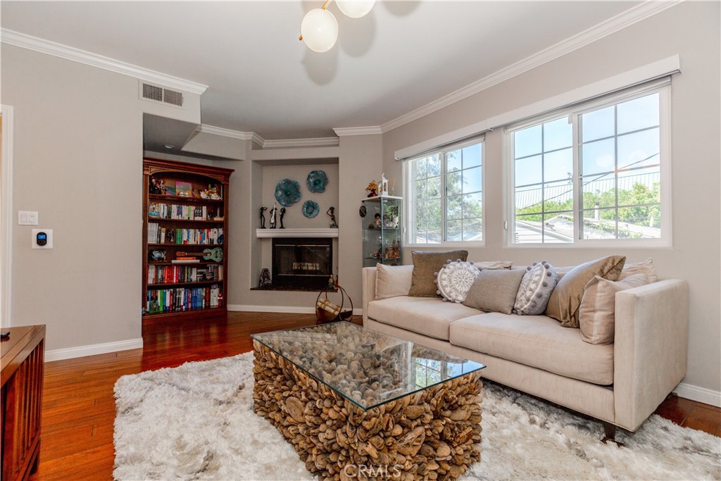 10929 Landale 4