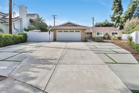 8601 Santa Susana Place Canoga Park CA 91304