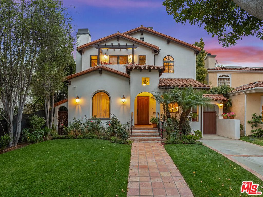 Photo of 2026 Greenfield Avenue, Los Angeles, CA 90025 (MLS # 26673783)