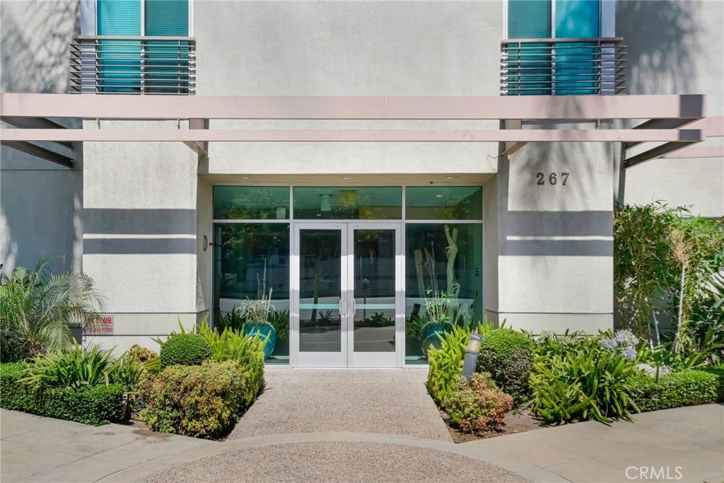 267 S San Pedro 217