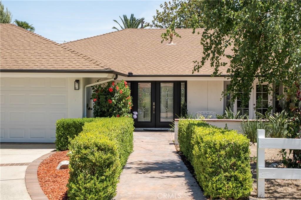 8652 Surrey Lane