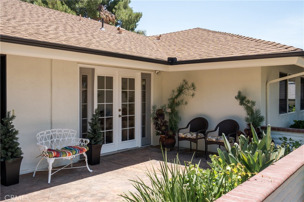 8652 Surrey Lane
