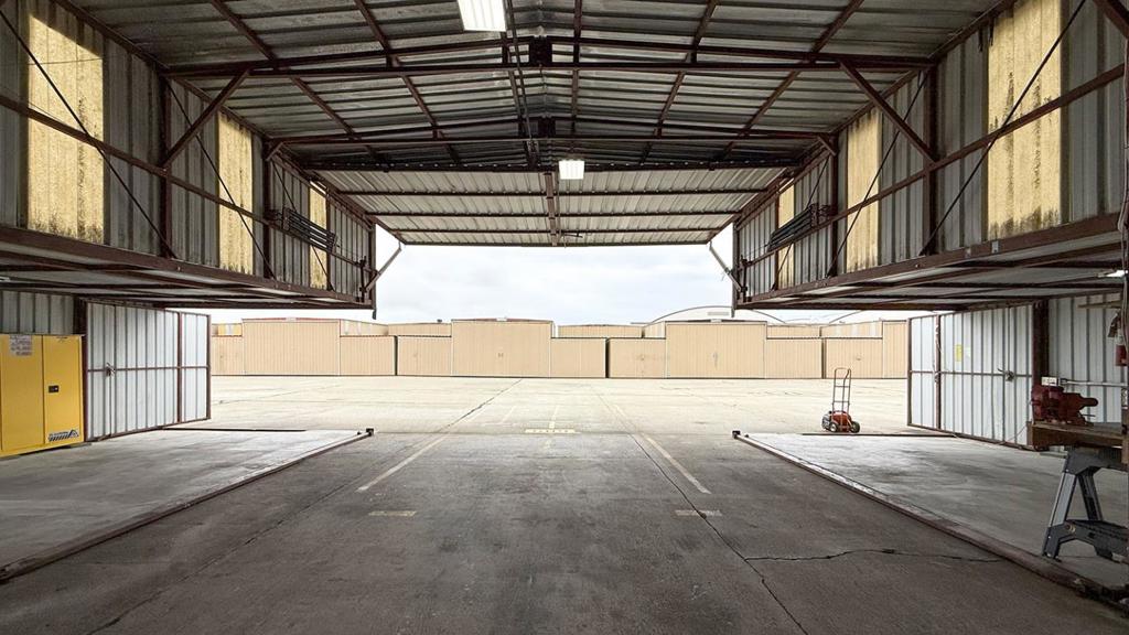 Port-a-Port Hangar Oakland Airport N Field