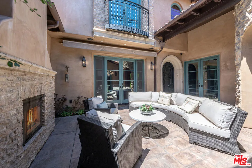 Encino, California 91316, United States, 5 Bedrooms Bedrooms, ,6 BathroomsBathrooms,Residential,Active,201570