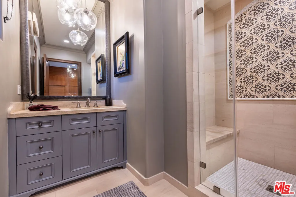 Encino, California 91316, United States, 5 Bedrooms Bedrooms, ,6 BathroomsBathrooms,Residential,Active,201570