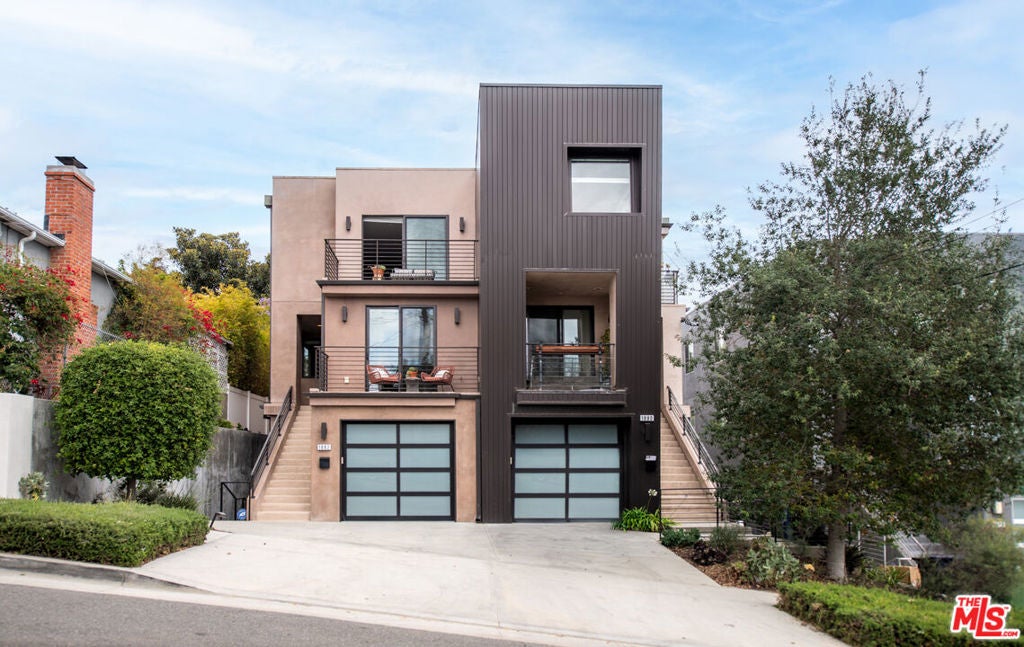 1882 Lucretia Avenue