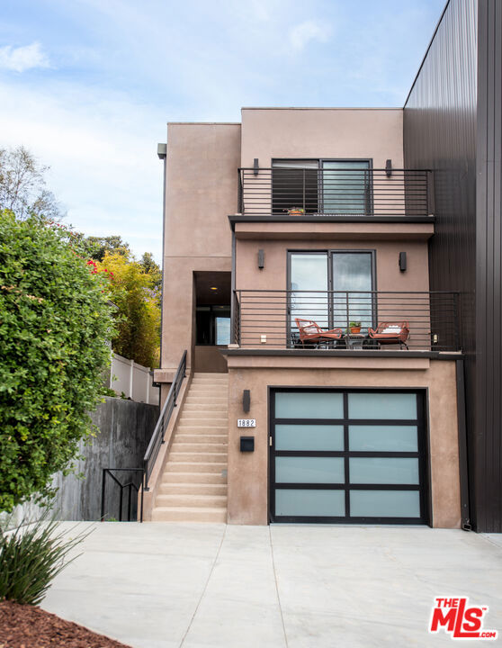 1882 Lucretia Avenue