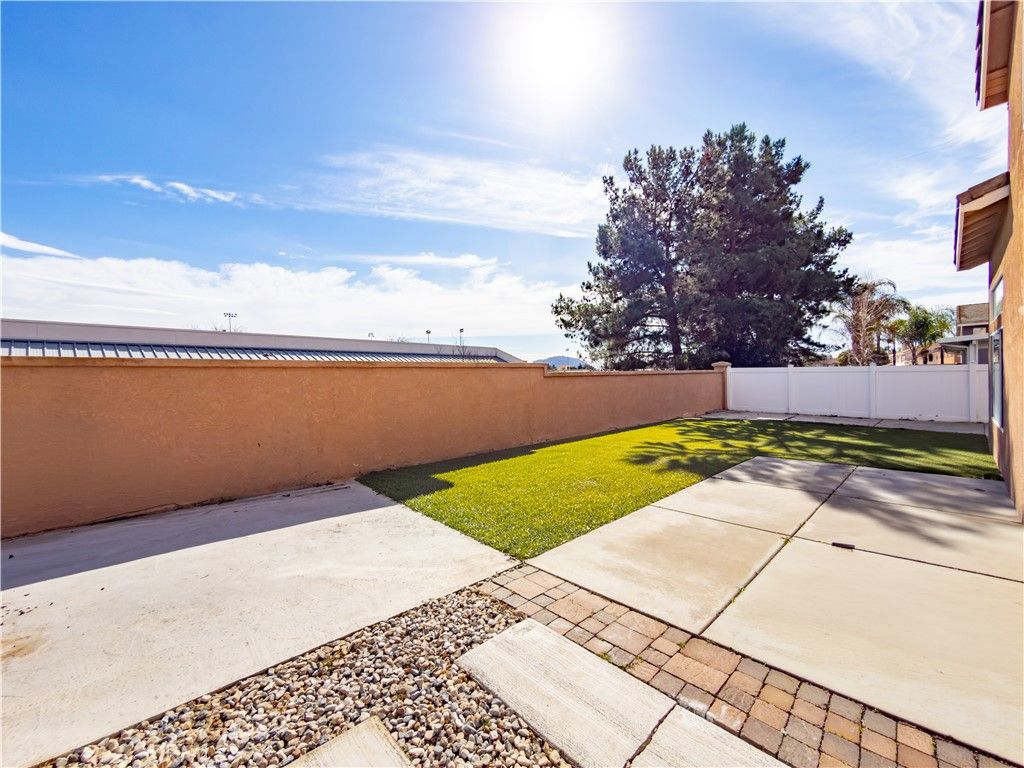 listing image 130728506040729418033