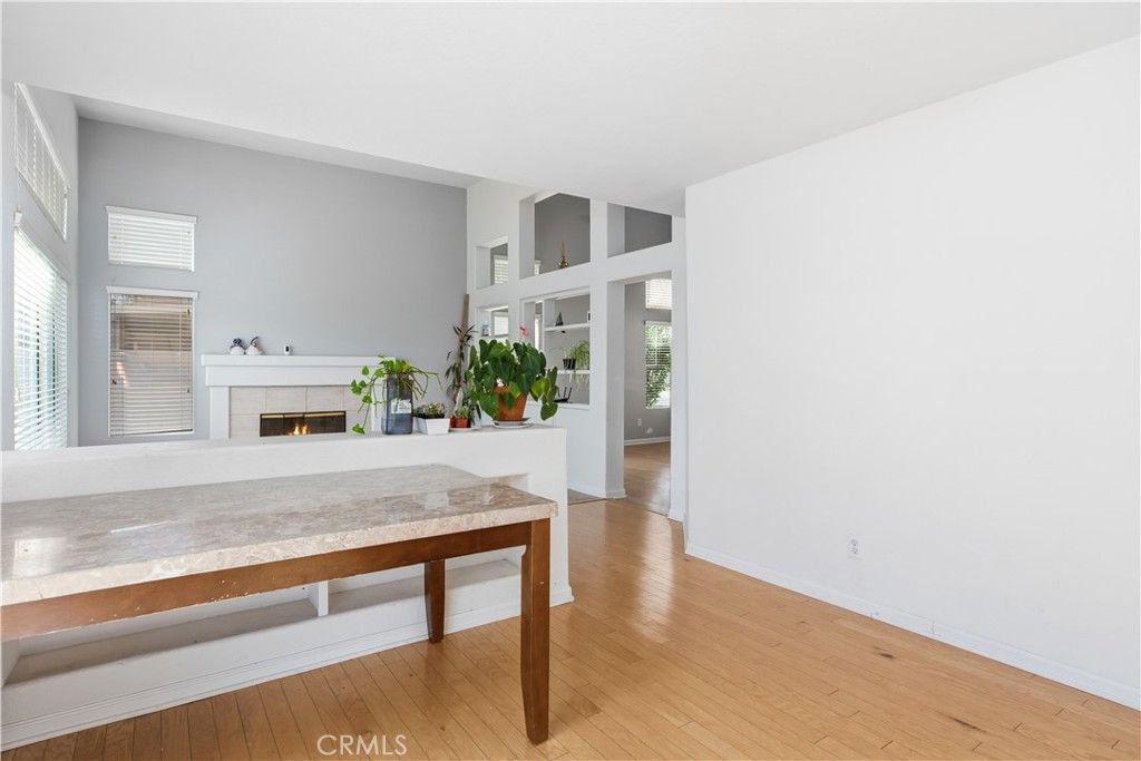 listing image 130726898822377005526