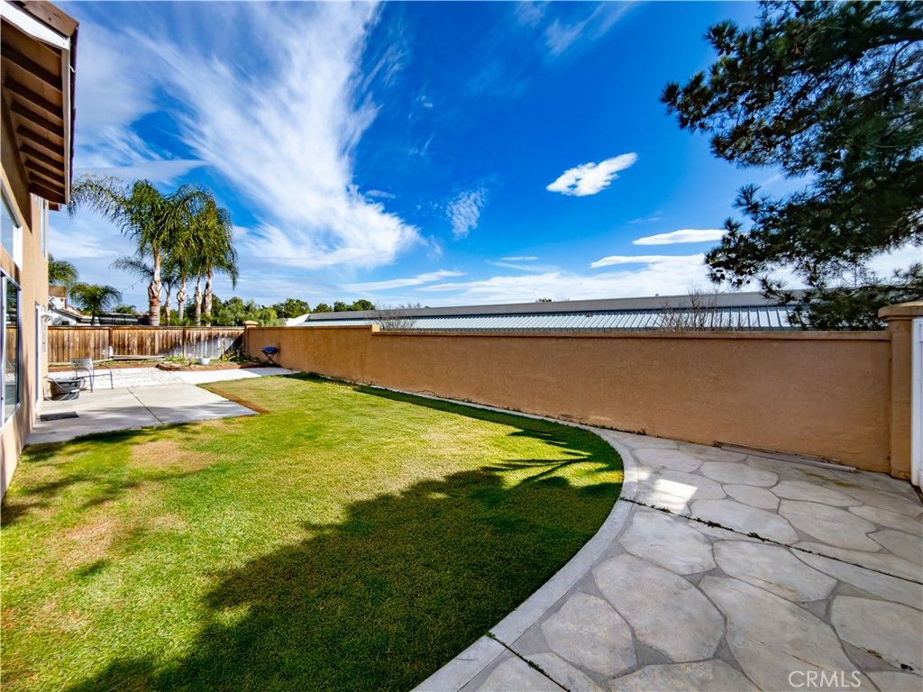 listing image 130725543863830901263