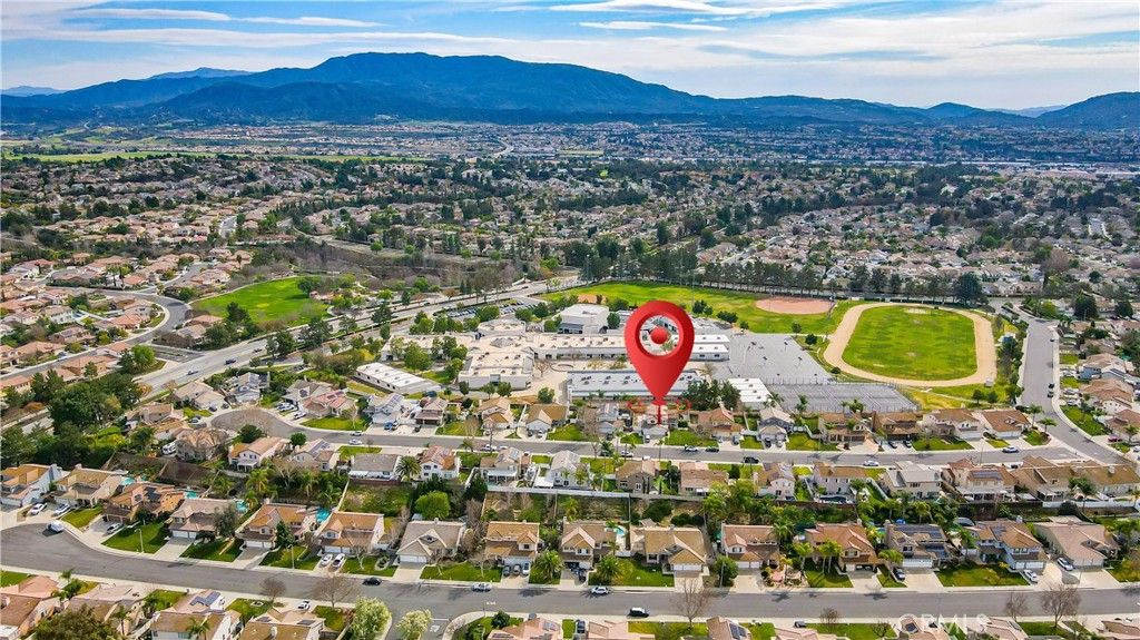 listing image 130723503830504521113