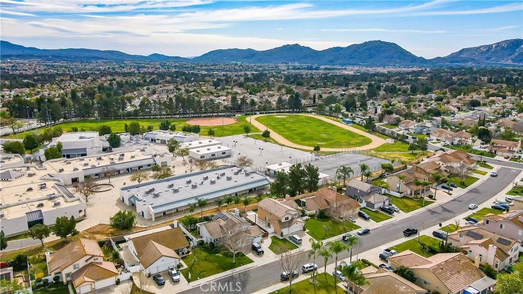 listing image 130726482793109136239