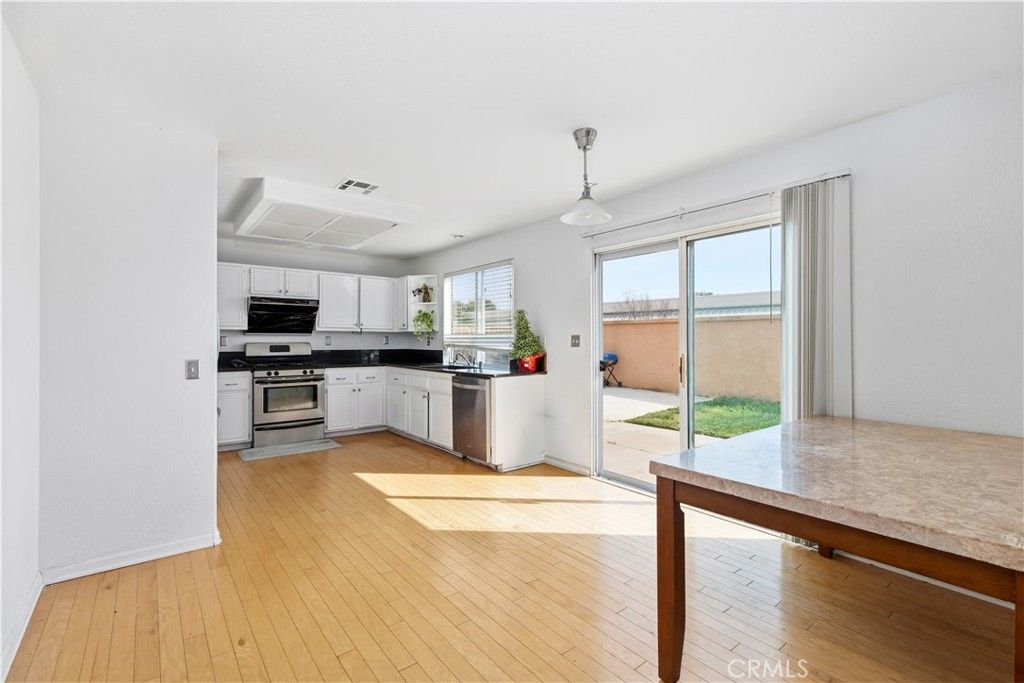 listing image 130728001960483357065