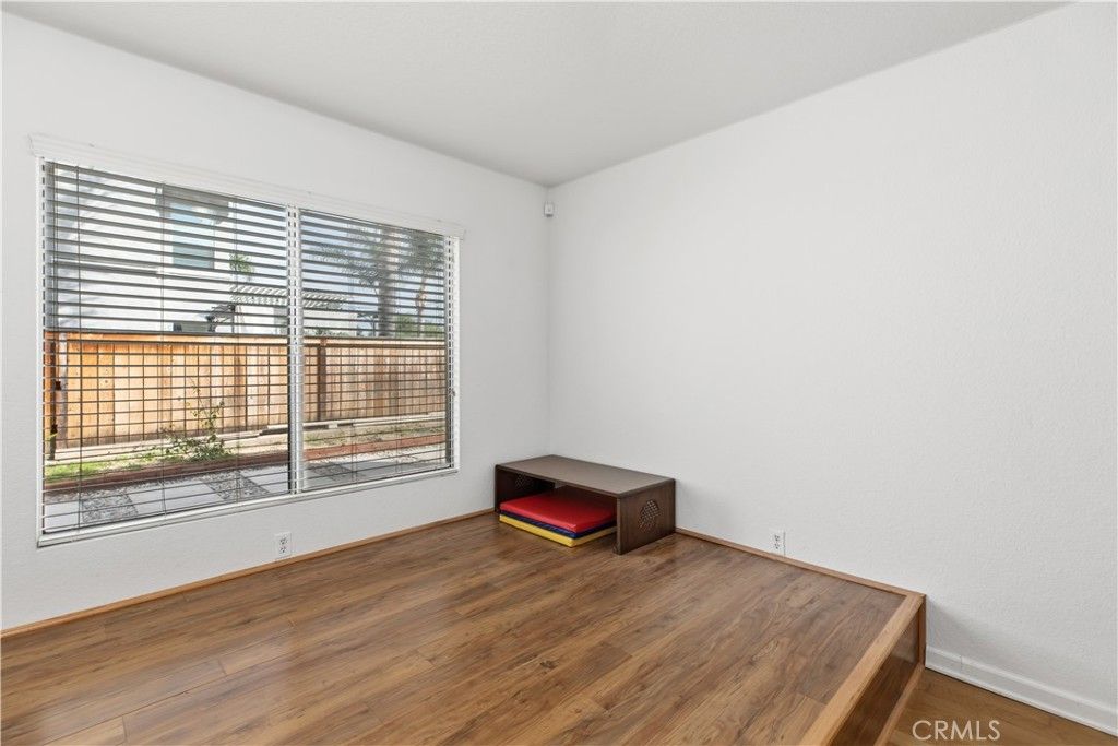 listing image 130727083842781405628