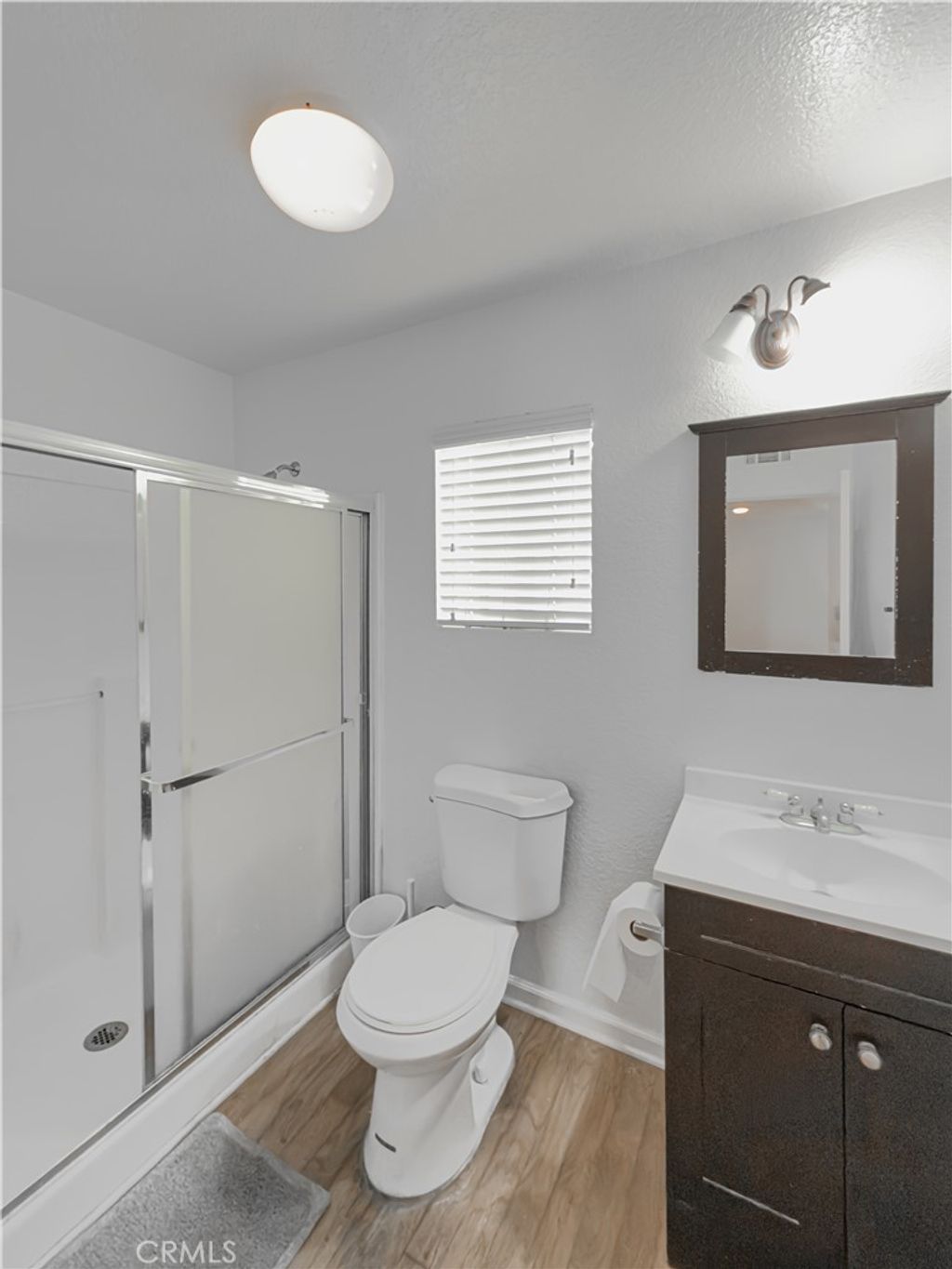 listing image 130722116875785108189