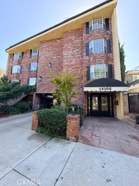 Photo of 14106 Dickens Street #101, Sherman Oaks, CA 91423 (MLS # AR25246621) Photo of 14106 Dickens Street #101, Sherman Oaks, CA 91423 (MLS # AR25246621)