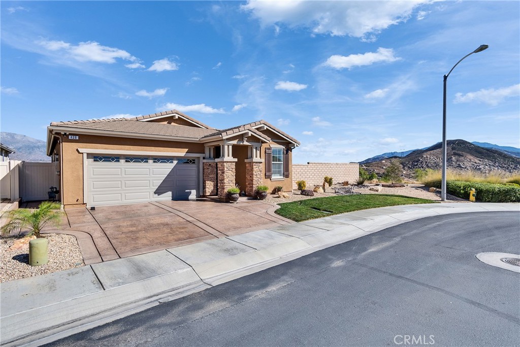 FOUR SEASONS AT BEAUMONT - Residential