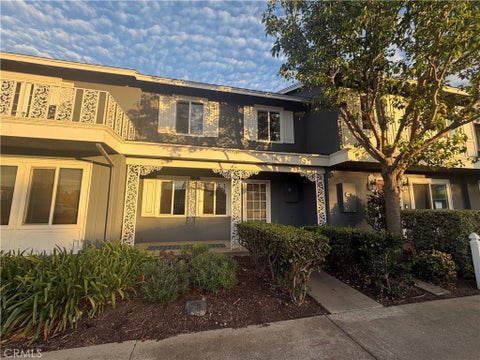 Photo of 136 Lexington LN, Costa Mesa, CA 92626 (MLS # PW26195604)