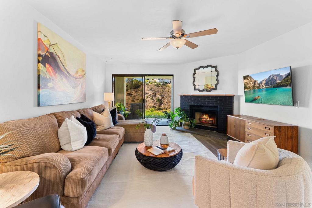 3109 Camino Del Arco