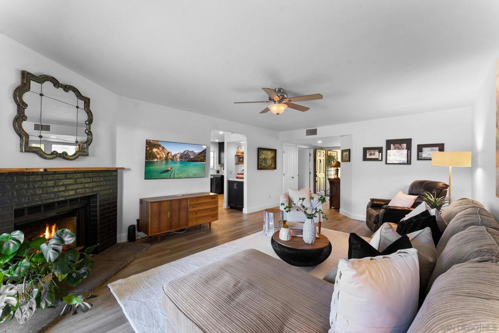 3109 Camino Del Arco