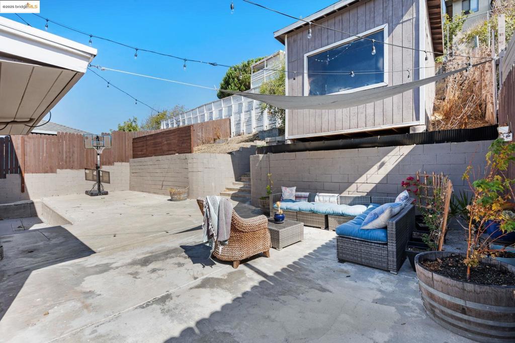 CASTRO VALLEY - Residential