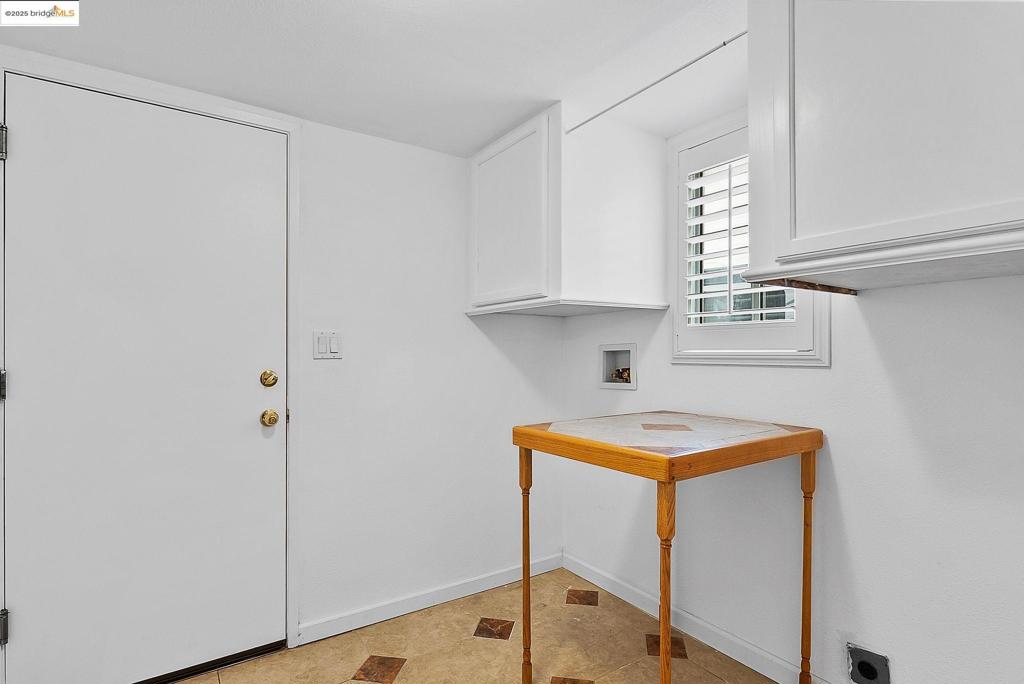 OAKLEY - Residential