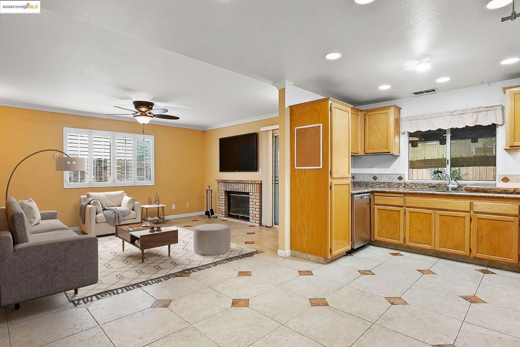 OAKLEY - Residential