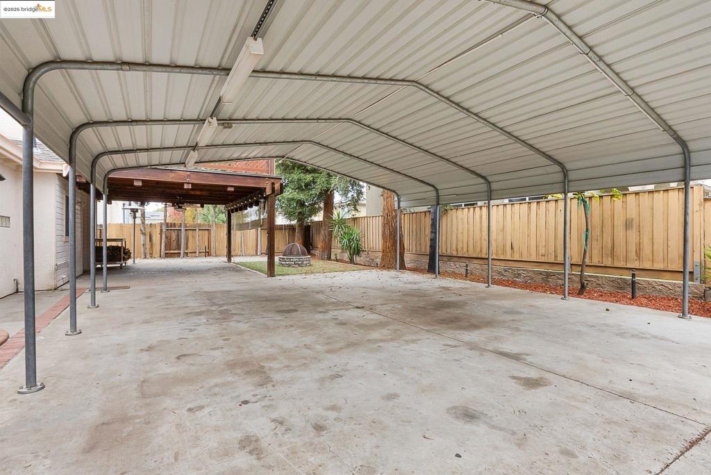 OAKLEY - Residential