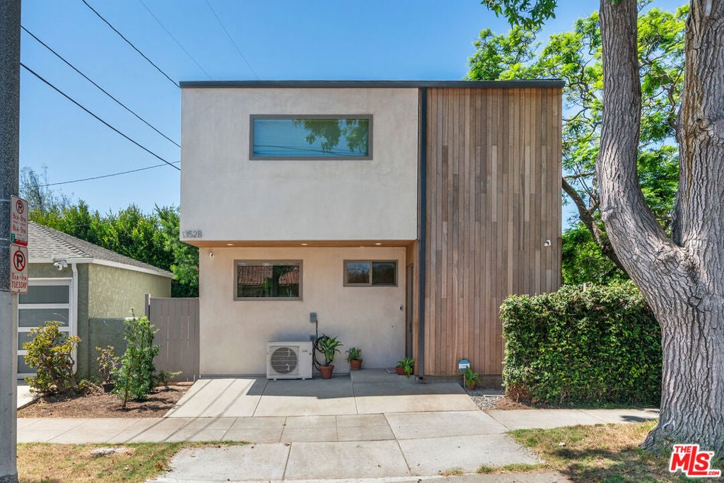 Photo of 1352 Pacific Street #B, Santa Monica, CA 90405 (MLS # 26984885)