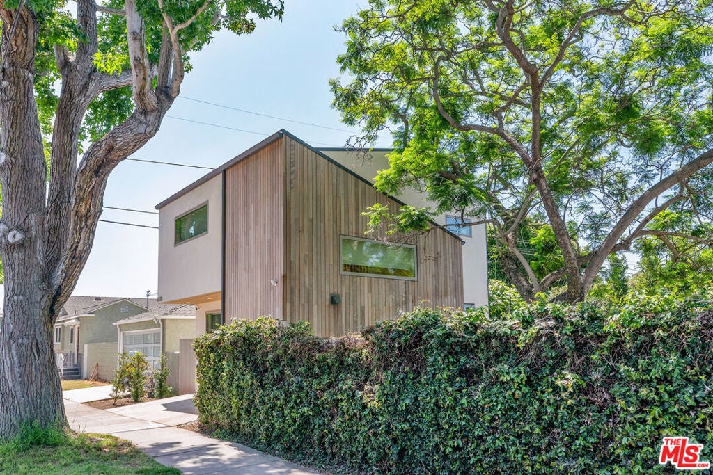 Photo of 1352 Pacific Street #B, Santa Monica, CA 90405 (MLS # 26984885)