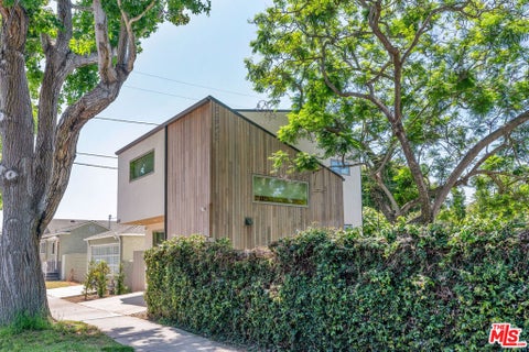 Photo of 1352 Pacific Street #B, Santa Monica, CA 90405 (MLS # 26984885)