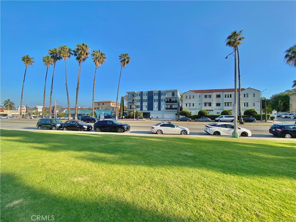 3707 E Livingston Drive 403