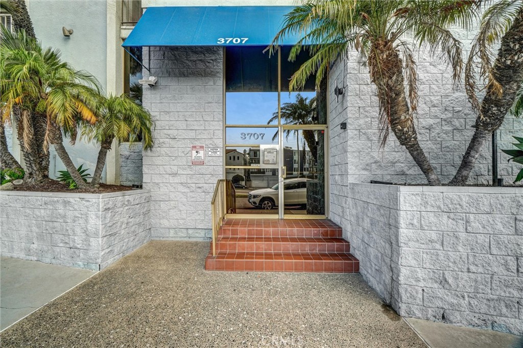 3707 E Livingston Drive 403