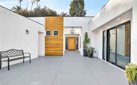 Tiny photo for 16688 Oldham Street, Encino, CA 91436 (MLS # SR26049682)