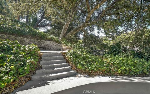 Tiny photo for 16688 Oldham Street, Encino, CA 91436 (MLS # SR26049682)