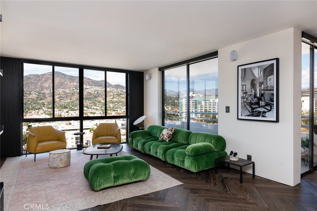 343 Pioneer Drive 1404