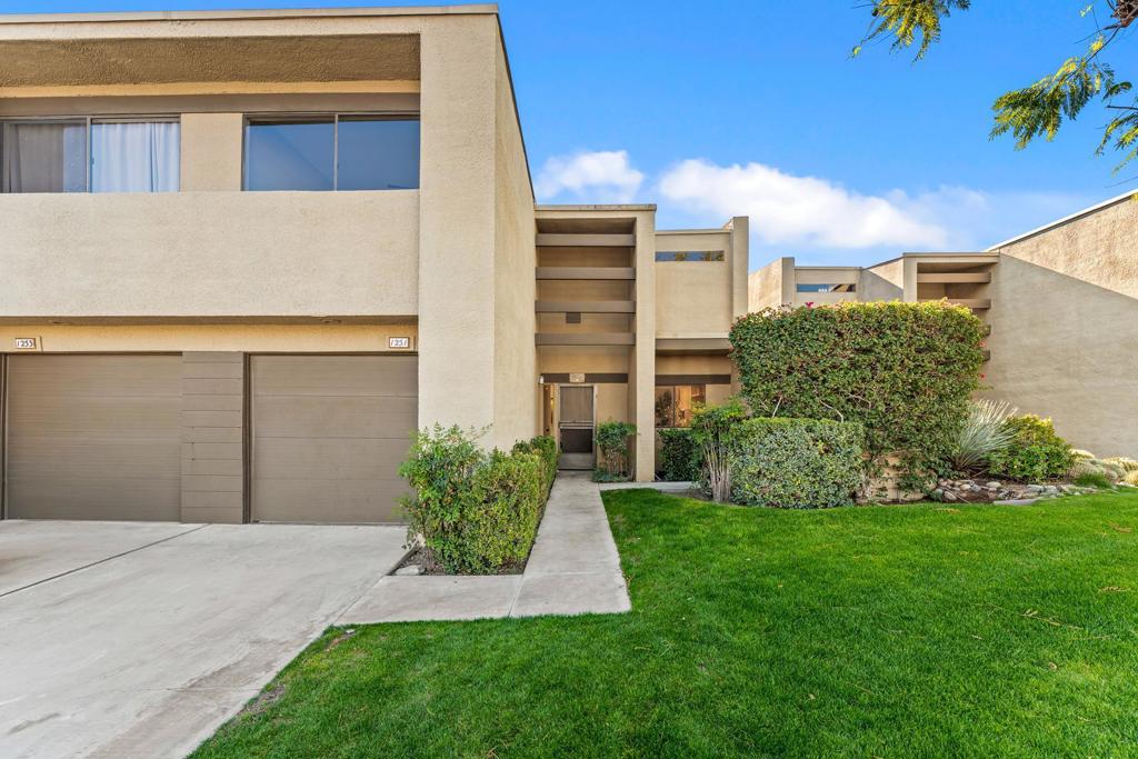 1251 Tiffany Circle S