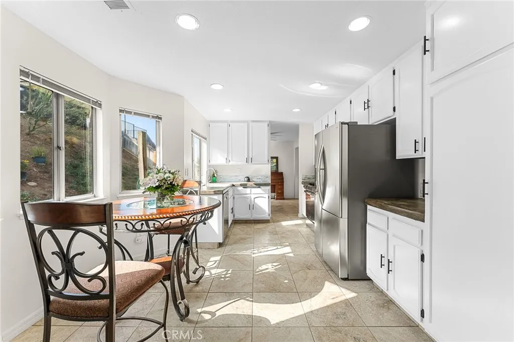 Grand Terrace, California 92313, United States, 3 Bedrooms Bedrooms, ,3 BathroomsBathrooms,Residential,Active,241261