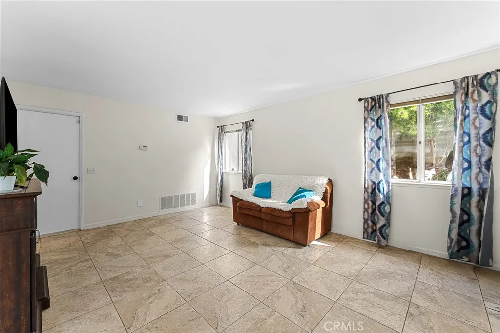 Grand Terrace, California 92313, United States, 3 Bedrooms Bedrooms, ,3 BathroomsBathrooms,Residential,Active,241261