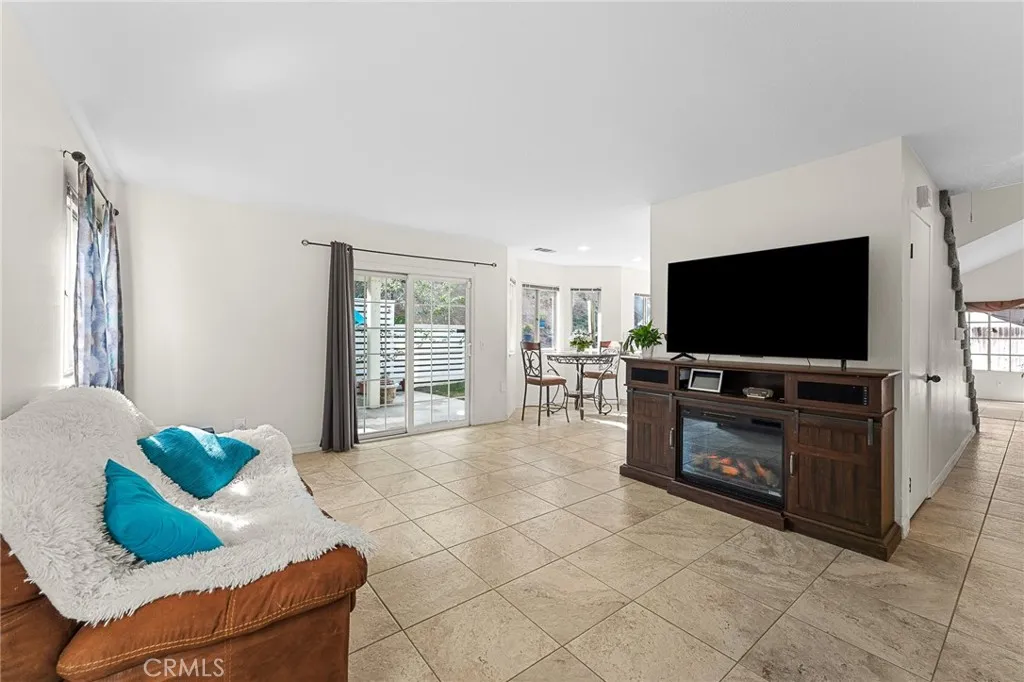 Grand Terrace, California 92313, United States, 3 Bedrooms Bedrooms, ,3 BathroomsBathrooms,Residential,Active,241261