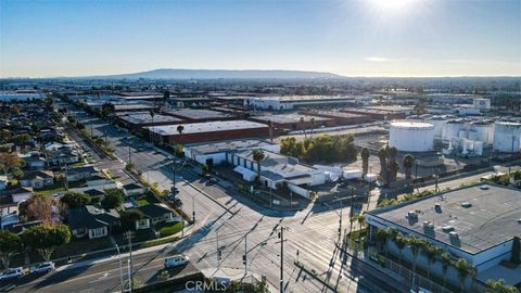 13501 S Main Street Los Angeles CA 90061