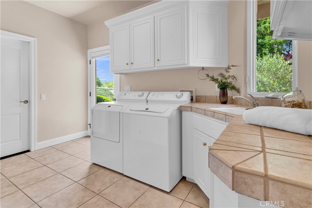 Templeton, California, 93465, United States, 3 Bedrooms Bedrooms, ,4 BathroomsBathrooms,Residential,Active,1899871