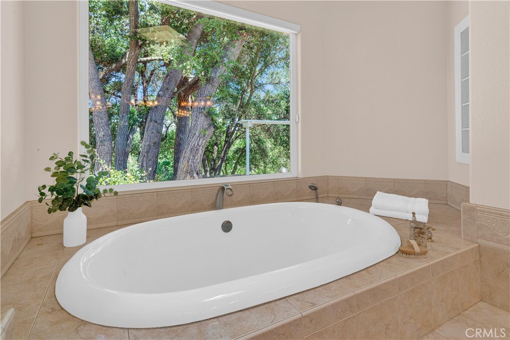 Templeton, California, 93465, United States, 3 Bedrooms Bedrooms, ,4 BathroomsBathrooms,Residential,Active,1899871