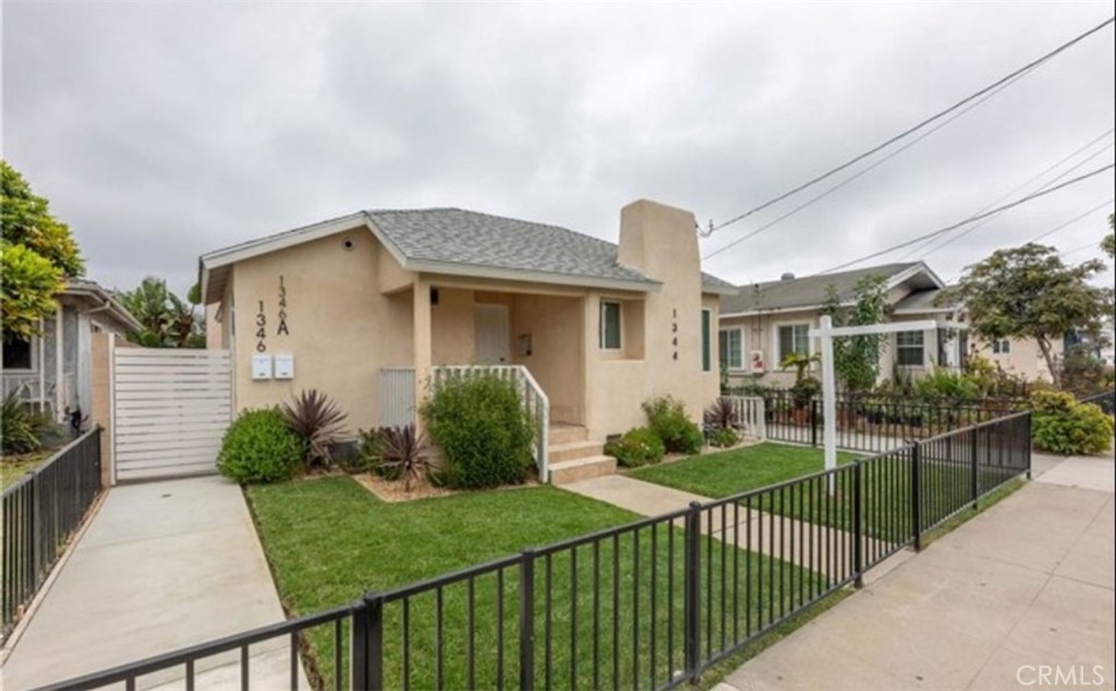 BEAUTIFUL NEW CONSTRUCTION UNIT WITH 2 BEDROOMS AN 2 BATHROOMS. THIS UNIT HAVE AC , NEW APPLIANCES AND NEW WASHER AND DRYER INSIDE THE UNIT ,OWNWER WILL PAY FOR WATER AND GAS .
