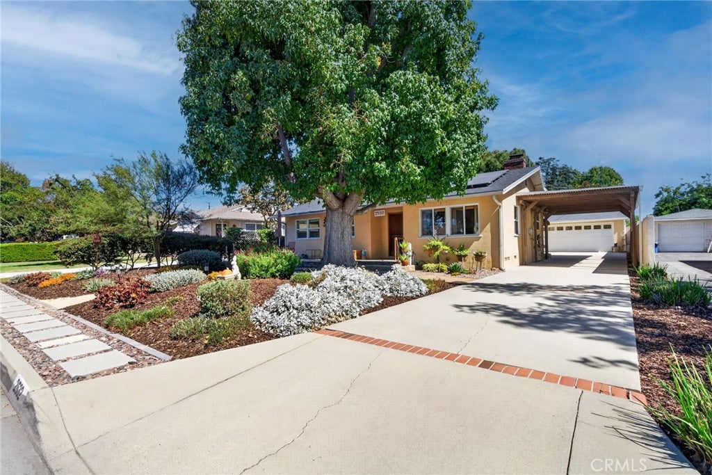 2532 Treelane