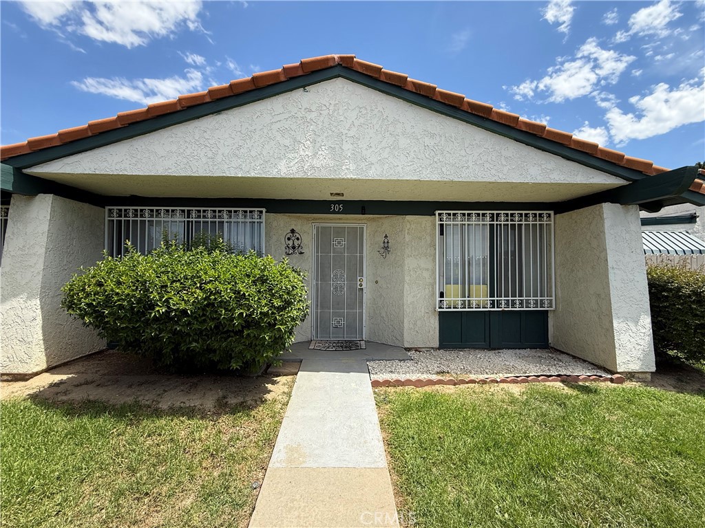 Welcome to 305 King Ct. A private charming single story detached condo with 1,036 sq. ft. of living space, no common walls and an attached 2 car garage. Two bedrooms and 2 baths, a large living room with fireplace. Dining area off of the open kitchen. Newer thermostat, newer water heater. An upgraded double pane French door leads to a private patio, great for outdoor entertainment and BBQ's. The HOA covers landscaping and roof. Low tax area and all age community. Great starter home or perfect if you’re looking to downsize.