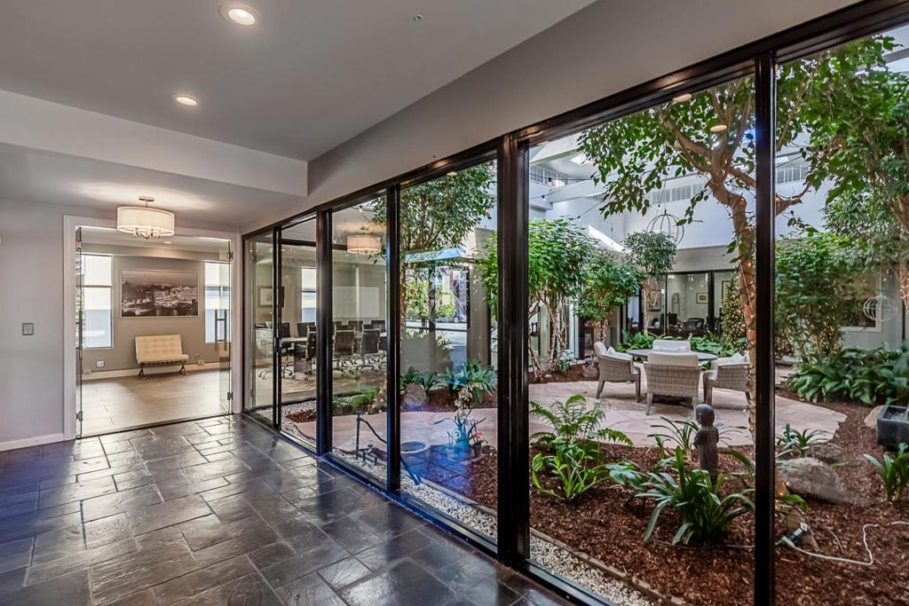 2075 Pioneer Court