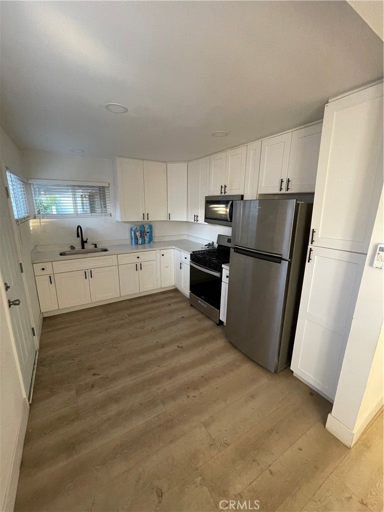 184 E 9th