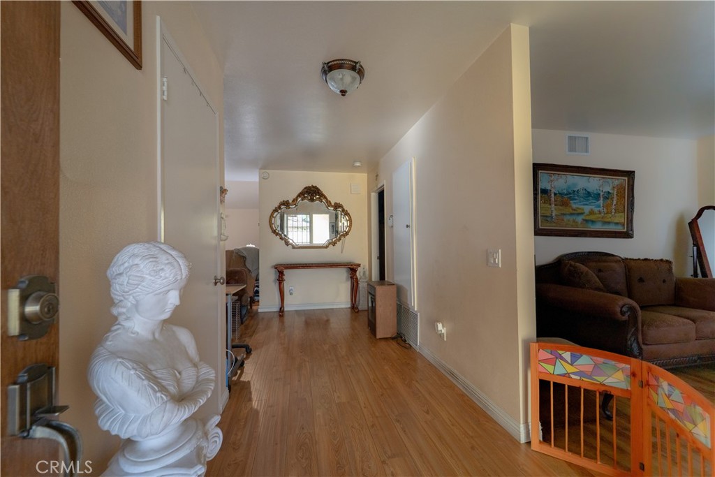 9221 Pico Vista